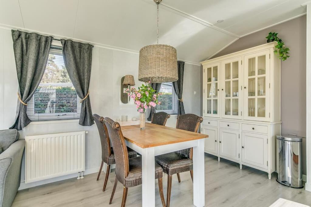 4-Pers. Chalet Met Eigen Parkeerplaats In Veluwe Βίλα Putten Εξωτερικό φωτογραφία